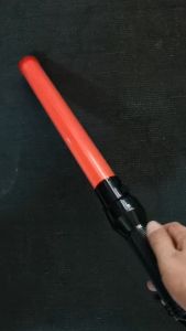 กระบองไฟจราจร กระบองไฟฉาย กระบองไฟจราจร 3 จังหวะ ชาร์จไฟ ไฟกระพริบ ไฟค้าง ไฟฉายในตัว ยาว 54 ซม. QC ก่อนส่ง