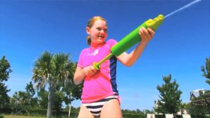 Prosun Shark Liquidator Water Blaster Shooter Soaker Gun Pistol Outdoor Pool Game (WG 7024 - Shark)