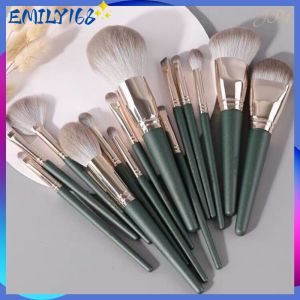 Set of 14 advanced makeup brushes are soft and do not hurt the face