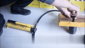 Titan Supertools Hydraulic Knock Out Punch Driver Kit 1/2" to 2" Hole Tool for Electrical Conduit & Metal Sheet Punching