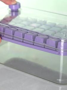 SG【Stock】Make refrigerator ice cube Make tray Quick freezing mold Make cube ice mold Ice box tray ice storage box