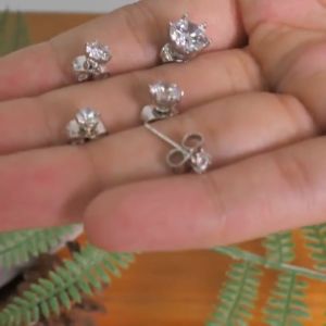 Xuping Anting Stud Wanita Simple Elegan Cantik Silver Mata 1 Gigi 6 Aksesoris Wanita