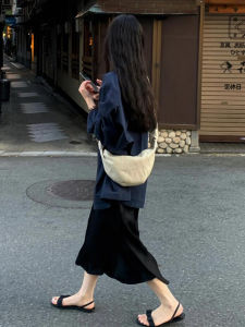 White Large Capacity Soft Leather Womens Corner Bag Trendy Luxury Sensation Cropped Shoulder Dumpling Bag for Casual Use