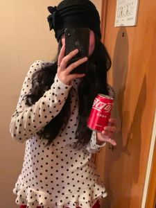 Áo Thun Tay Dài Màu Trắng Kẻ Caro Phong Cách Hàn Quốc Dành Cho Nữ Mùa Xuân Thu Mới Thanh Lịch Giảm Tuổi Tác Viền Lá Sen Áo Lót