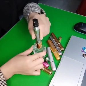 ขวดแบ่งน้ำหอม ขวดสเปรย์ ขนาด 5 ml พกพาสะดวก มีฝาปิด บรรจุง่ายแค่ปั๊ม ขวดเครื่องสำอาง สำหรับการเดินทาง perfume bottle ของคุณ