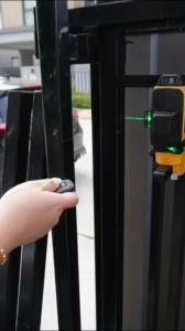 Bonchi เลเซอร์วัดระดับแสงเขียว 16 เส้น (ให้แบตรวม 2 ก้อน) พร้อมกล่องเก็บ