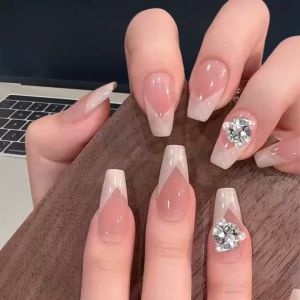 [เล็บปลอม 3 มิติ] ชุดเล็บปลอม อินเทรนด์ พร้อมของขวัญ มีให้เลือกหลายแบบ 24 ชิ้น[DD289]