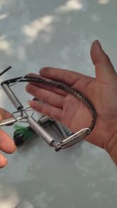 ดักลาว 6 นิ้ว รูปแบบ กับ ดักหนู ซึ่งเป็น กับเวียดนาม 6 นิ้วมีฟัน