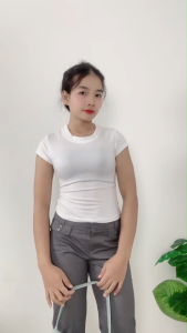 เสื้อเข้ารูปสวยเรียบ แมทช์กางเกงผ้าทรงตรงสุดชิค ลุคหรูหราสุภาพเรียบร้อยใส่ได้ทุกสถานการณ์