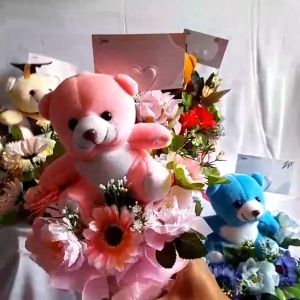 BUKET BUNGA & BONEKA WISUDA BLOOM BOX