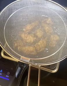 Marino ฝากันน้ำมันกระเด็น ฝาปิดกันน้ำมันกระเด็น กระชอนแบบแบน กระชอนกรองน้ำมัน มี 2 ขนาด No.Y1941