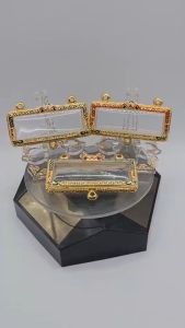 บาทลงยาเต็ม ตลับ/กรอบพระครอบหัวเลสฝังพลอย วงใน 2.1*5.7 ซม. ครอบหัวเลส4บาทหรือพิมพ์ใกล้เคียง เป็นต้น **ขนาดที่ใส่สวย 1.8*5.4  ซม