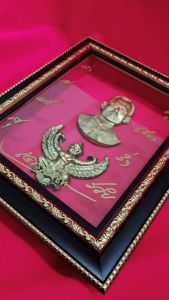 กรอบรูปกระจก เรซิ่นนูนต่ำ ในหลวงรัชกาลที่9พร้อมครุฑ กว้าง 10 นิ้ว สูง 12 นิ้ววัตถุมงคล ติดฝาผนัง ของขวัญหลายโอกาส/เสริมฮวงจุ้ย/ตกแต่งบ้าน PP