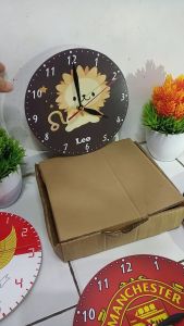 JAM DINDING KAYU GAMBAR ZODIAK / BINTANG CANTIK