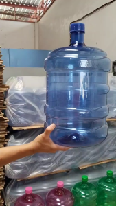 สินค้าราคาพิเศษ (ร้านเปิดใหม่) ถังน้ำดื่ม PET เกรดAAAA  แบบฝาเกลียว ขนาด 18.9 ลิตร สีน้ำเงิน