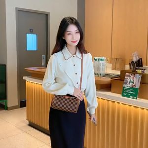 QNQN แฟชั่นของผู้หญิงบุคลิกความคิดสร้างสรรค์กระเป๋าสี่เหลี่ยมขนาดเล็กแฟชั่นใหม่สไตล์เกาหลีกระเป๋าสะพายไหล่แบบลำลองฤดูใบไม้ร่วงกระเป๋าสะพายข้างแบบพกพาความจุขนาดใหญ่