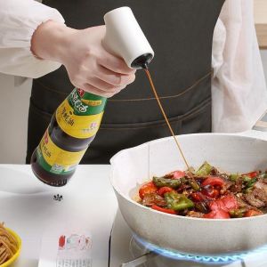 Single Hand Press Type Oil Pump Head Kitchen Utensil Universal Oyster Sauce Dispenser Home Use Press Style Oil Bottle
