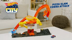 Hot Wheels Pizza Slam Cobra Attack HTN81