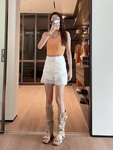 La Chapelle | White Lace Trimmed Short Jeans Embroidered Design Summer
