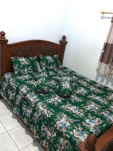 PROMO GRATIS ONGKIR SET SPREI RUMBAI MOTIF BUNGA UKURAN NO (1) NO (2) FREE SARUNG BANTAL DAN SARUNG GULING