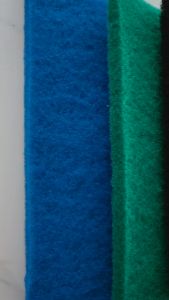 ใยกรอง เนื้อสก๊อตไบท์ ( 13*32 เซนติเมตร) คละสี จำนวน 2 แผ่น ( ขาว ดำ ส้ม เขียว ฟ้า)