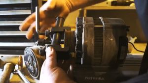 ชุดเครื่องมือ ถอดมู่เล่ย์สายพาน ร่อง เครื่องมือกำจัดรอก มืออาชีพ Alternator Pulley Disassembly Removal Kit Freewheel Removal for Car Repair Tool (จัดส่งจากประเทศไทย)