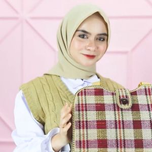 tas anyaman mendong / tote bag besar / tas belanja anyaman super jumbo / tas anyaman kekinian / tas anyaman plastik / tas tote bag aesthetic resleting / tas mukena jinjing resleting / tas bali wanita / tas etnik wanita / tas hampers murah / tas jinjing