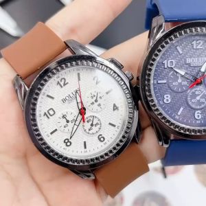 นาฬิกา ข้อมือผู้ชาย สคอทซ์ สุดเทห์สายซิลิโคลน กลิ่นเพื่อผ่านหน้า และเข็มมีพรายน้ำ