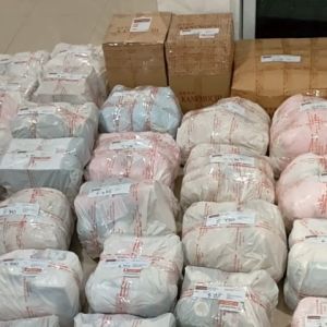 Kanemochi Hiasan Dinding Geisha Kayu - Pajangan dinding kayu - kanemochi souvenir khas jepang - pajangan dinding motif jepang - SOUVENIR JEPANG - OLEH OLEH JEPANG