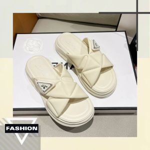 QJshop พร้อมส่ง🚚รองเท้าแตะแฟชั่นผญสีพื้นไม่สกรีนลวดลาย มี 4 โทนสี รองเท้าแตะแบบสวมสายไขว้เรียบๆแต่งตัวง่าย🤩