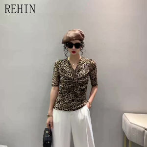 REHIN สว่านร้อนตาข่ายจีบคอวีพิมพ์ลายเสือดาวสำหรับผู้หญิงเสื้อยืดแขนสั้นลายดอกไม้แฟชั่นใหม่ฤดูร้อน