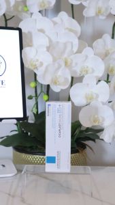 พิเศษแพ็คคู่ | La Roche Posay Cicaplast Baume B5+ 100ml | ของแท้ 100% | บาล์มบำรุงผิว ช่วยปลอบประโลมและฟื้นบำรุงสภาพผิว สำหรับผิวแห้งและผิวที่มีแนวโน้มระคายเคืองง่าย