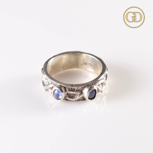 แหวนเงินสเตอร์ริง ประดับพลอยไพลินแท้ (พลอยคู่)