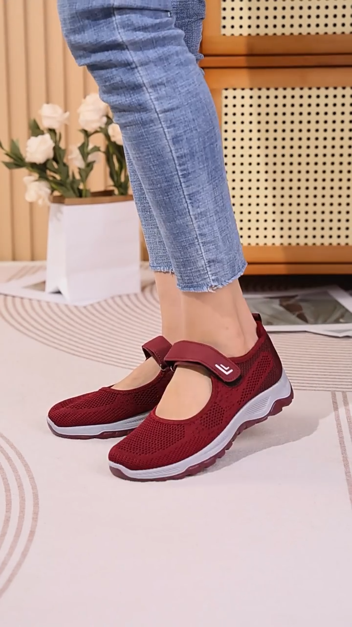 รองเท้าส้นแบนผู้หญิงแบบสวมระบายอากาศ รองเท้าแม่วัยกลางคนและผู้สูงอายุปักกิ่ง กันลื่นฟิตเนสรองเท้าผ้าใบ นนุ่มรองเท้ าหนักเบา
