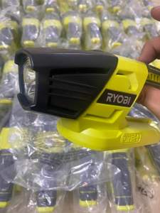 Đèn led RYOBI 18v xoay 360 độ - hàng new chưa qua sử dụng ! Siêu sáng siêu tiết kiệm Pin - siêu gọn 0971.72.70.74