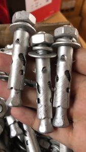 ADHAWK พูกเหล็ก ชูบดาโกเมท ขนาด 1/4" 5/16" 3/8" 1/2" เกลียวหุน แข็งแรง คุณภาพดี กันสนิมได้ดีกว่าพูกเหล็กทั่วไป ดีเขียนของ Darcomate