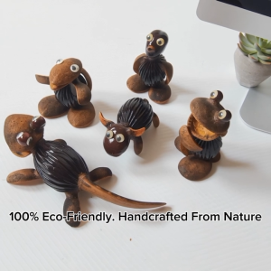 ศิลปะจากธรรมชาติ: ตุ๊กตาสัตว์ประดิษฐ์จากเปลือกผลไม้ธรรมชาติ