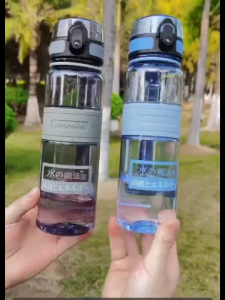 Original Uzspace large-capacity water bottle 2000ML BPA-free Tritan material suitable for sports and outdoor fitness resistant to drops and high temperatures