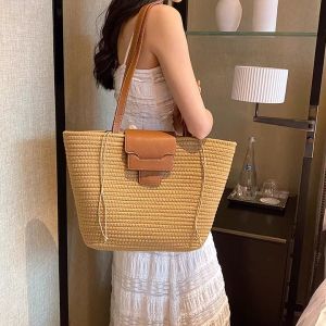 Large Capacity Woven Bag Versatile Lightweight Grass Woven Beach Vacation Style Simple Korean Version Beach Bag Handbag