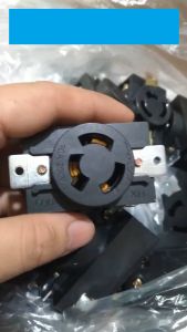 Ổ cắm 3 chân 30A/250v cho máy phát 2kw -4kw 168F/170F