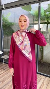 Elzatta Gamis Cerutti Bordir gamis\\n\\nElzatta Gamis Cerutti Bordir adalah pakaian tradisional yang terkenal dengan desain elegan dan kualitas tinggi. Dalam artikel ini, kita akan membahas tentang sejarah, ciri-ciri, desain, model, dan perawatan dari Gamis Elzatta.\\n\\n Apa itu Gamis Elzatta?\\n\\n Sejarah Gamis Elzatta\\n\\nGamis Elzatta memiliki sejarah panjang dalam budaya Indonesia. Pakaian ini pertama kali dikenal pada abad ke-15, ketika orang-orang di Indonesia mulai menggunakan pakaian tradisional untuk acara-acara penting dan formal. Elzatta sendiri berasal dari kata \"Elza\" yang berarti \"keindahan\" dan \"tatta\" yang berarti \"kualitas tinggi\".\\n\\n Ciri-Ciri Gamis Elzatta\\n\\nGamis Elzatta memiliki beberapa ciri khas yang membuatnya unik dan berbeda dari gamis lainnya. Beberapa ciri-ciri tersebut antara lain:\\n\\n- Desain elegan dan modern\\n- Bahan berkualitas tinggi\\n- Teknik bordir tradisional\\n- Model terbaru yang sesuai dengan tren fashion\\n\\n Gamis Desain Elegan\\n\\n Pilihan Warna & Motif\\n\\nGamis Elzatta menawarkan berbagai pilihan warna dan motif yang dapat disesuaikan dengan selera dan kebutuhan Anda. Beberapa warna populer yang tersedia meliputi hitam, merah marun, biru tua, hijau muda, dan putih. Sedangkan untuk motif, ada berbagai pilihan seperti polka dot, floral, dan geometric.\\n\\n Model Terbaru\\n\\nGamis Elzatta selalu mengikuti tren fashion terbaru dan menawarkan model terbaru yang sesuai dengan selera dan kebutuhan Anda. Beberapa model terbaru yang tersedia meliputi:\\n\\n- Gamis Elzatta dengan kerah tinggi\\n- Gamis Elzatta dengan lengan panjang\\n- Gamis Elzatta dengan lengan pendek\\n\\n Gamis Cerutti Bordir\\n\\n Teknik Bordir Tradisional\\n\\nGamis Cerutti Bordir menggunakan teknik bordir tradisional yang telah dikenal sejak abad ke-15. Teknik ini melibatkan penggunaan benang halus dan jarum khusus untuk membuat desain yang indah dan unik pada pakaian.\\n\\n Keunggulan Gamis Cerutti Bordir\\n\\nBeberapa keunggulan dari Gamis Cerutti Bordir antara lain:\\n\\n- Desain bordir yang indah dan unik\\n- Kualitas tinggi dan tahan lama\\n- Sesuai untuk acara-acara formal dan penting\\n\\n Gamis untuk Acara Formal\\n\\n Tips Memilih Gamis Formal\\n\\nJika Anda mencari gamis formal untuk acara-acara penting, ada beberapa hal yang perlu dipertimbangkan. Beberapa tips memilih gamis formal antara lain:\\n\\n- Pilih gamis dengan desain elegan dan modern\\n- Pilih gamis dengan bahan berkualitas tinggi\\n- Pilih gamis dengan model terbaru yang sesuai dengan tren fashion\\n\\n Rekomendasi Gamis Elzatta untuk Acara Formal\\n\\nBeberapa rekomendasi gamis Elzatta untuk acara formal antara lain:\\n\\n- Gamis Elzatta dengan kerah tinggi dan lengan panjang\\n- Gamis Elzatta dengan lengan pendek dan desain bordir unik\\n- Gamis Elzatta dengan warna hitam dan model terbaru\\n\\n Gamis Berkualitas Tinggi\\n\\n Bahan & Proses Pembuatan\\n\\nGamis Elzatta dibuat dari bahan berkualitas tinggi dan melalui proses pembuatan yang ketat untuk memastikan kualitas terbaik. Beberapa bahan yang digunakan antara lain katun, sutra, dan polyester.\\n\\n Perawatan Gamis Berkualitas Tinggi\\n\\nUntuk menjaga kualitas gamis Elzatta, ada beberapa tips perawatan yang perlu dipertimbangkan. Beberapa tips perawatan antara lain:\\n\\n- Jangan mencuci gamis dengan mesin cuci\\n- Jangan menggunakan deterjen yang keras\\n- Jangan menyetrika gamis dengan suhu tinggi\\n\\nDengan mempertimbangkan semua faktor di atas, Gamis Elzatta menjadi pilihan yang tepat untuk acara-acara formal dan penting. Dengan desain elegan, bahan berkualitas tinggi, dan teknik bordir tradisional, Gamis Elzatta menawarkan pengalaman berpakaian yang tak terlupakan.\\n\"\n}