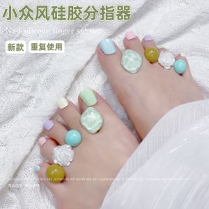 Reusable Silicone Nail Art Separator Cherry Blossom Heart Shape Unique Style Fingertip Sectioning Tool for Beauty Enthusiasts