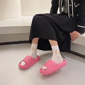 LHFriday รองเท้า แตะ ฮิต รองเท้าแตะแฟชั่นสุดนุ่มนวล แบบสวม รูปตุ๊กตาหมี แต่งขอบด้วยลวดลายดอกไม้ สวยน่ารักใส่สบาย ทนทาน