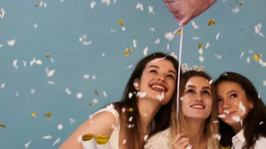 พลุกระดาษ เปเปอร์ชู๊ต พลุกระดาาผีเสื้อสีขาวทอง Paper fireworks paper shoots white and gold butterfly fireworks