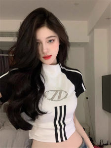 American Retro Shoulder Insert Short Sleeve T-Shirt Womens Summer Design Sensation Niche Slim Waist Sweet And Spicy Short Top