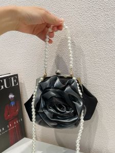 กระเป๋าสะพายข้างผ้าไหมปักลายดอกกุหลาบสไตล์จีนโบราณพร้อมลูกปัดมุก กระเป๋าสะพายข้างแบบอเนกประสงค์สำหรับงานเลี้ยง กระเป๋าสะพายข้างสไตล์นางฟ้า