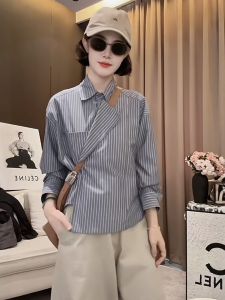 เสื้อเชิ้ตลายทางแฟชั่นสำหรับผู้หญิงฤดูใบไม้ร่วงปี 2025 ทรงหลวมสบาย ๆ เส้นใยโพลีเอสเตอร์ แขนยาว ปกโปโล กระดุม