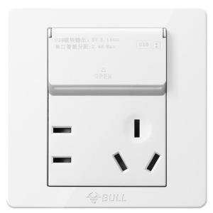 Bull | 3.1A 3-Port USB 5-Outlet Wall Switch Socket