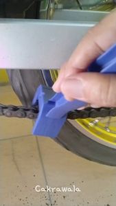 Sikat Pembersih Rantai Sepeda Motor U Shape Chain Brush Gear Nylon ZSW