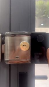 Khóa Cửa 2 mặt vân tay quản lý 2 mặt trong ngoài trên App TTlock